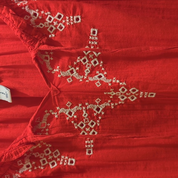 Old Navy Red Peaseant Blouse White Embroidery Short Puff Sleeve Tie Front- L - Picture 7 of 11